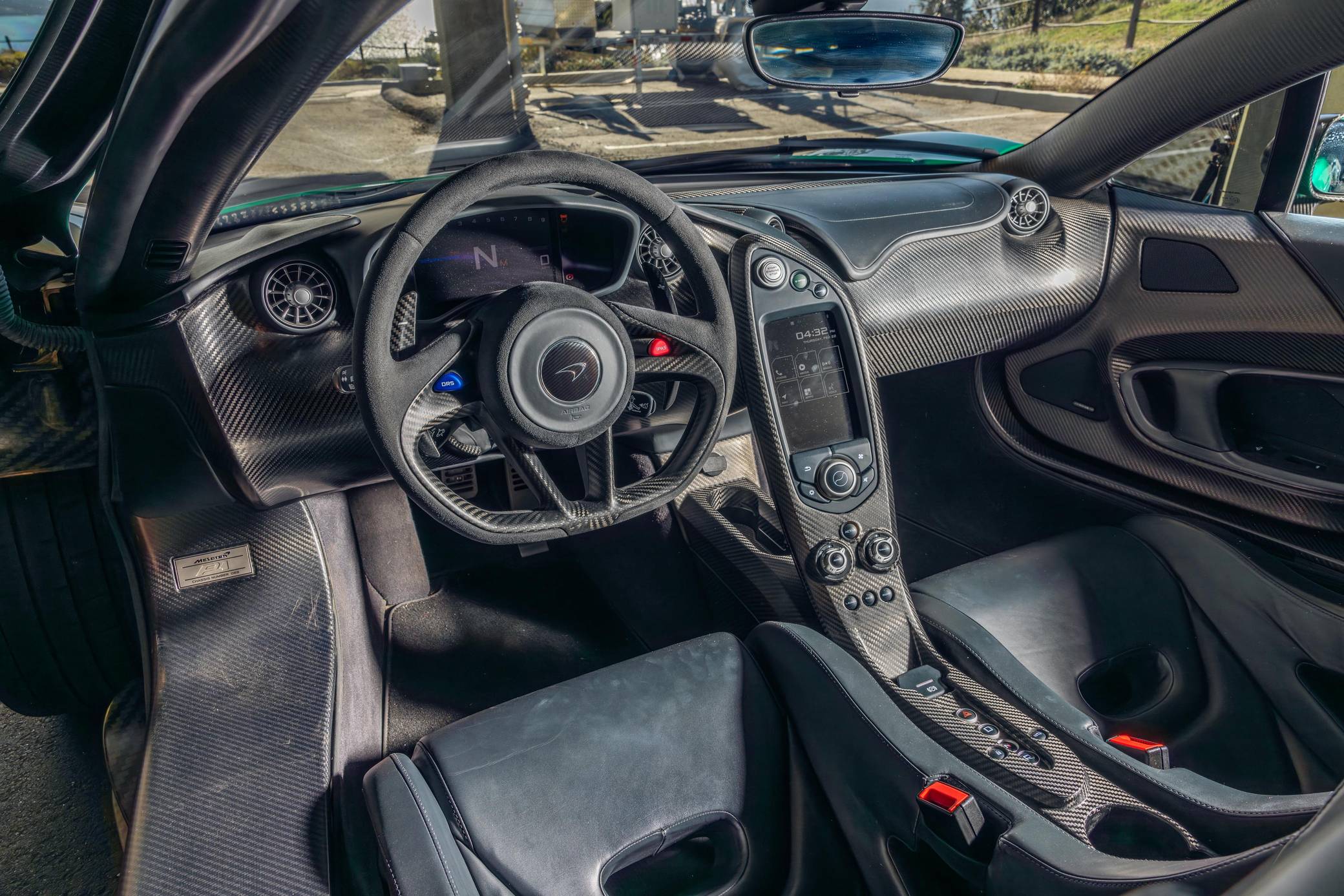 2014 McLaren P1 photo 290