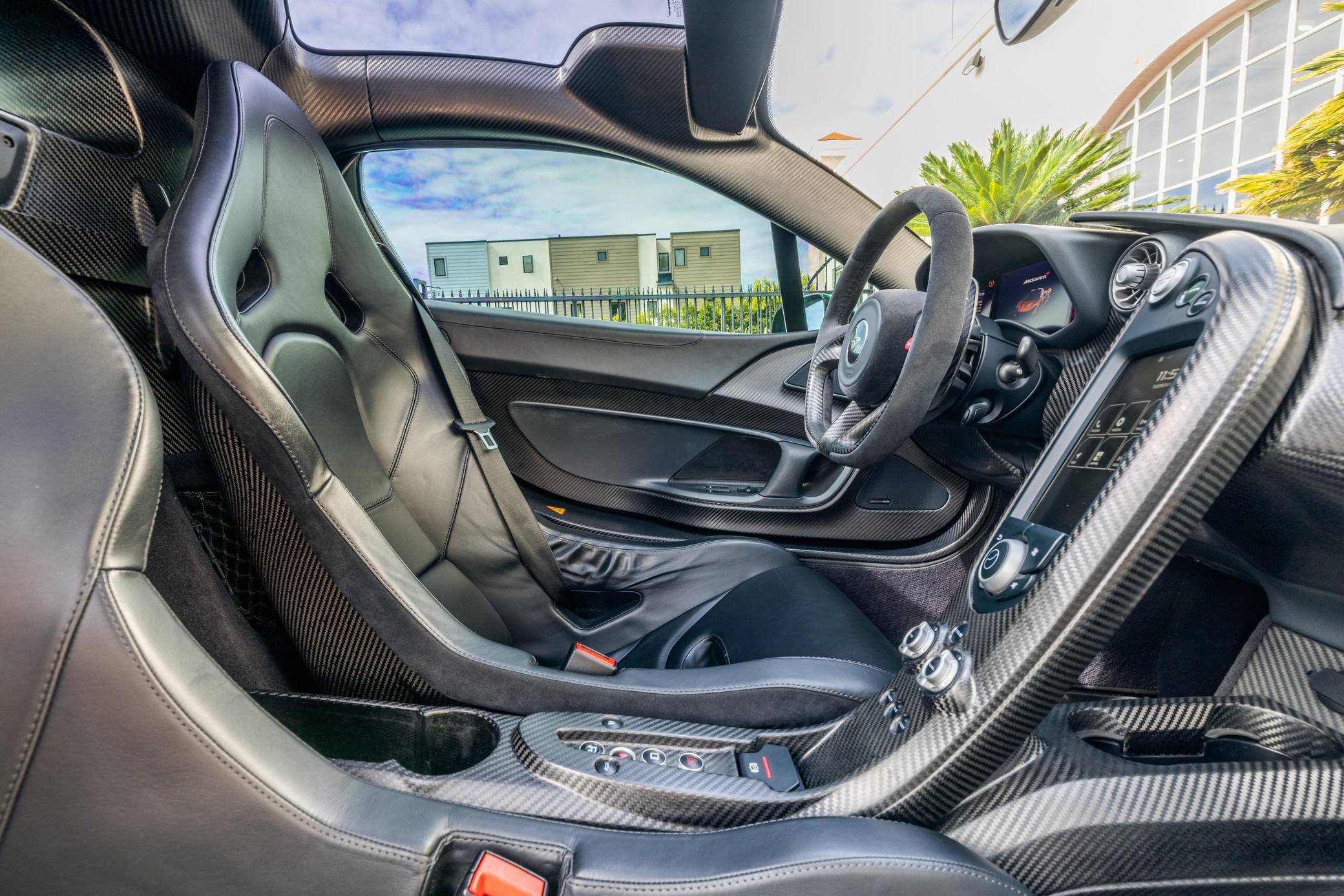 2014 McLaren P1 photo 333