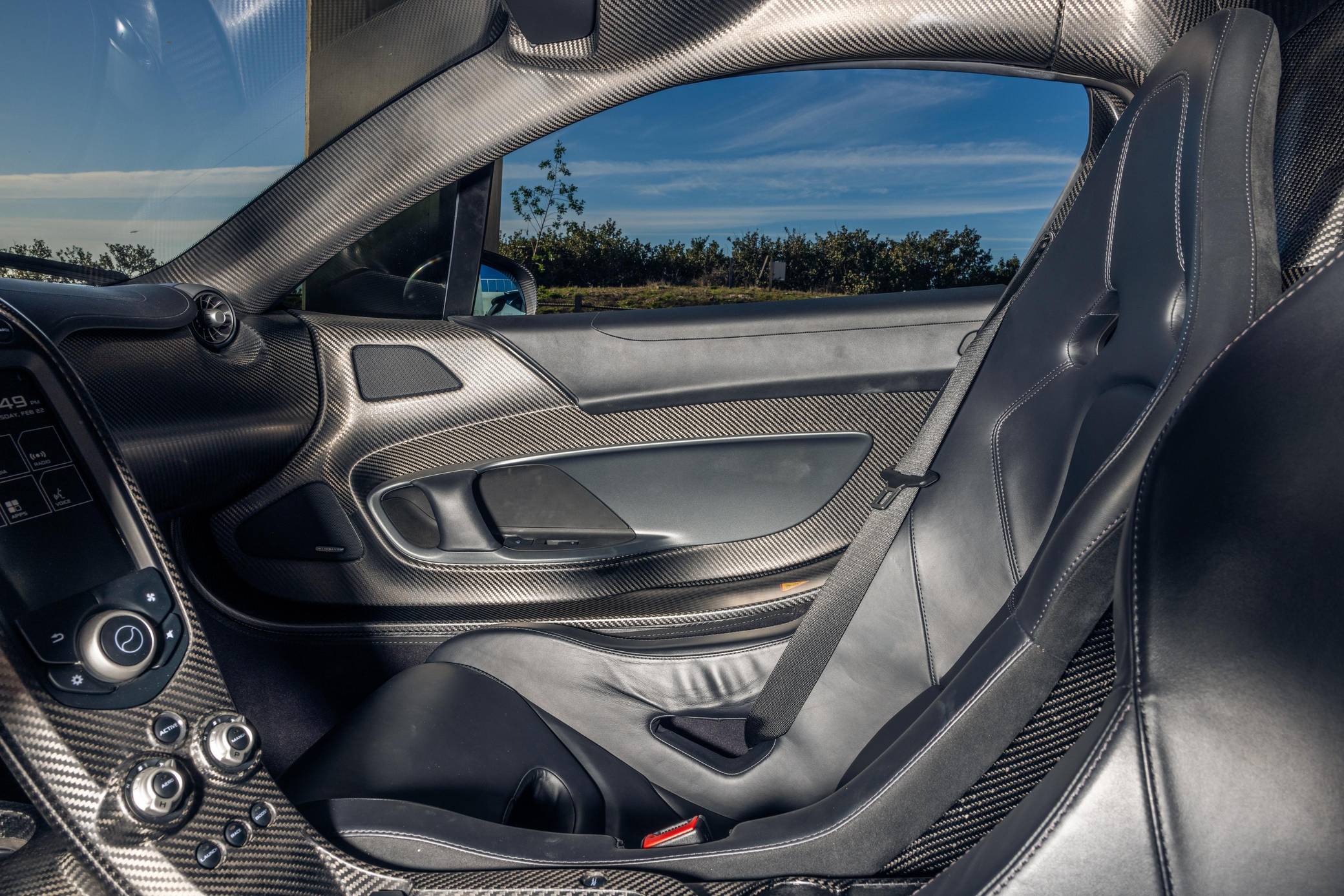 2014 McLaren P1 photo 375