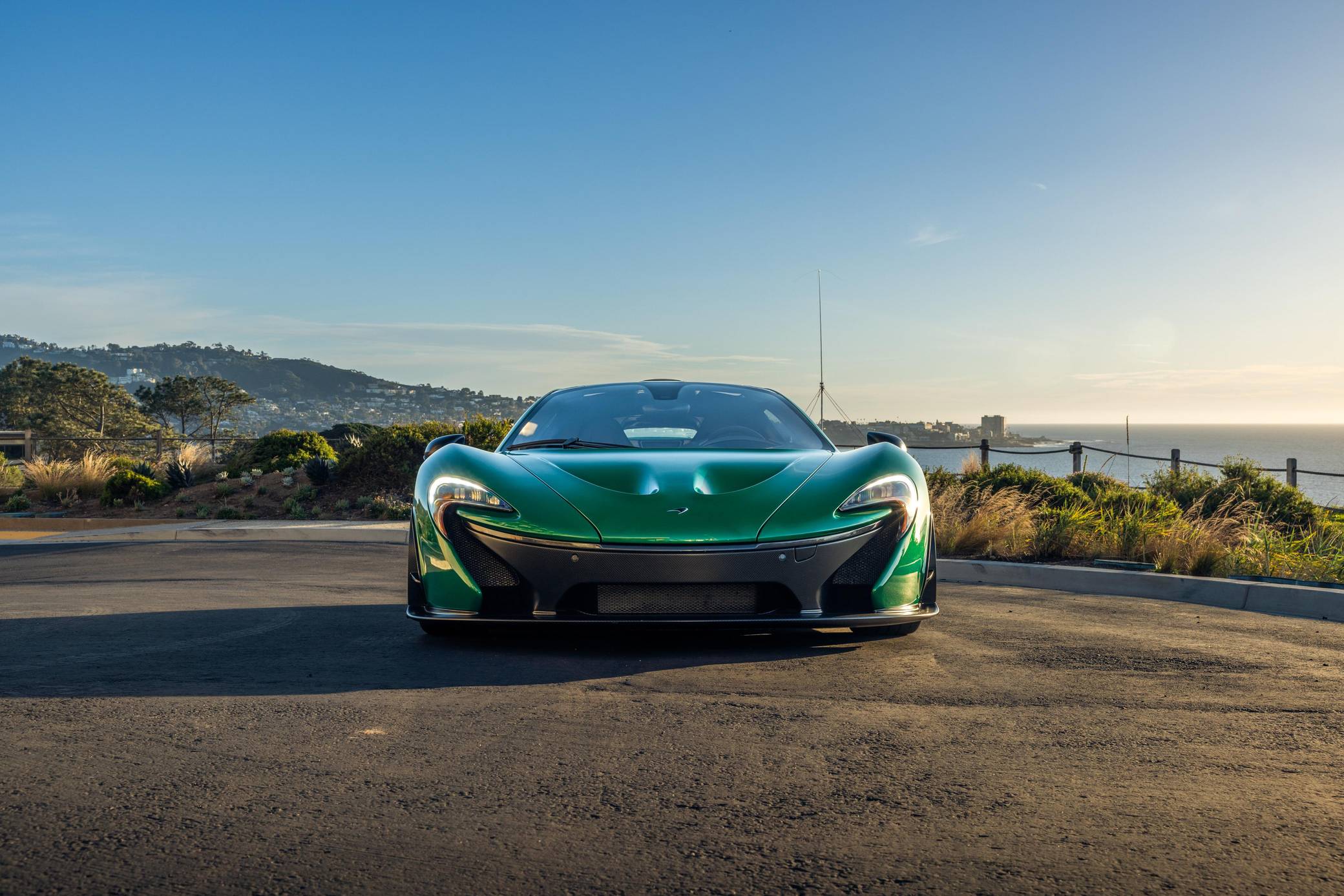 2014 McLaren P1 photo 10