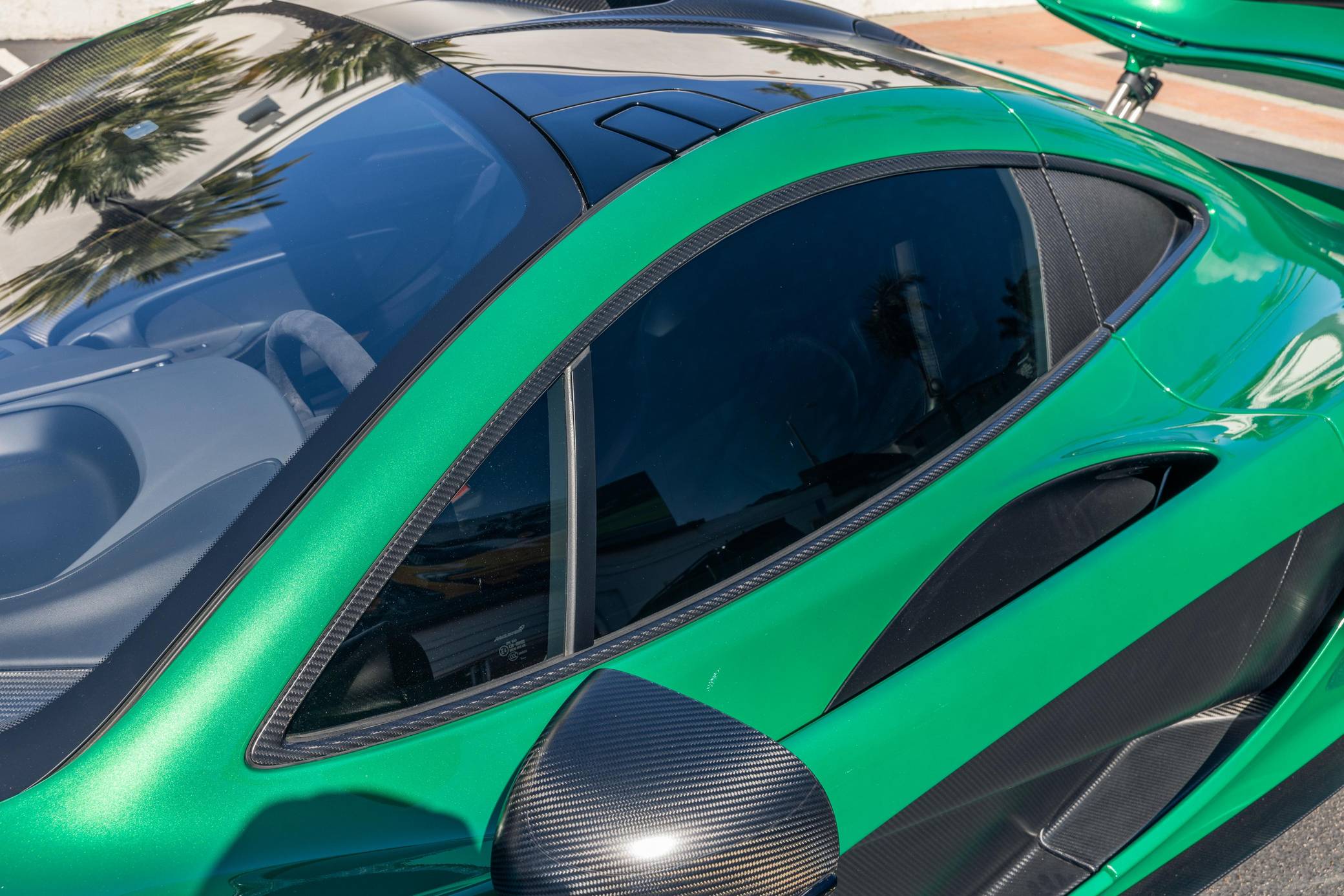 2014 McLaren P1 photo 185