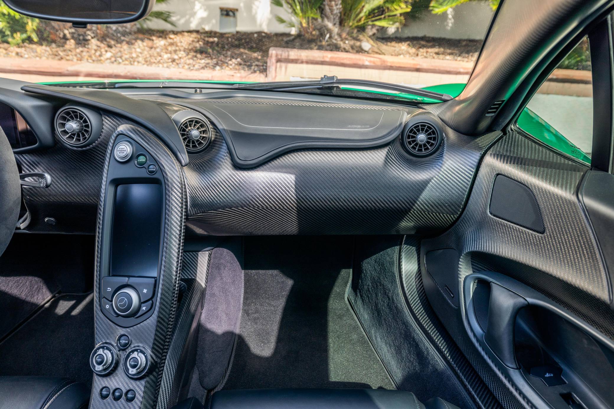 2014 McLaren P1 photo 326