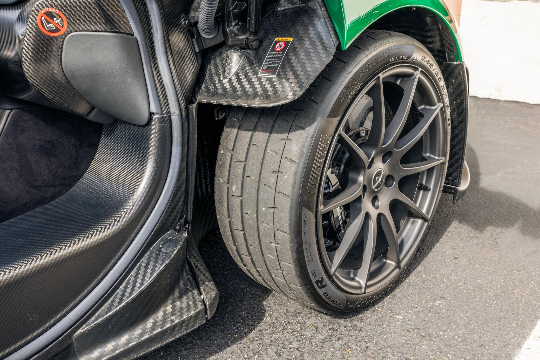 2014 McLaren P1 photo 387