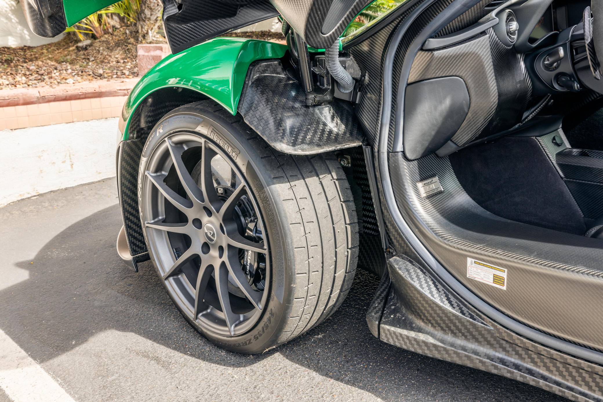 2014 McLaren P1 photo 369