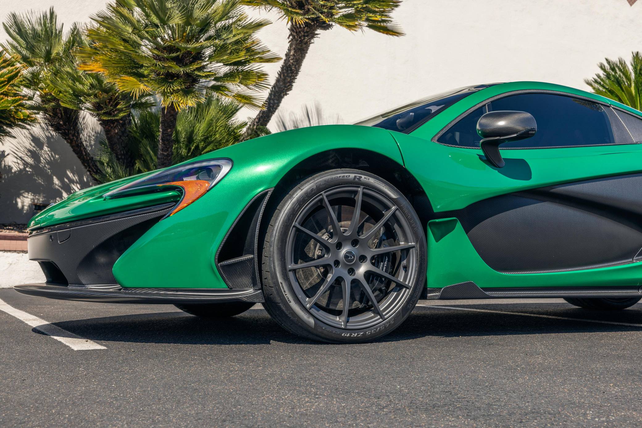 2014 McLaren P1 photo 177