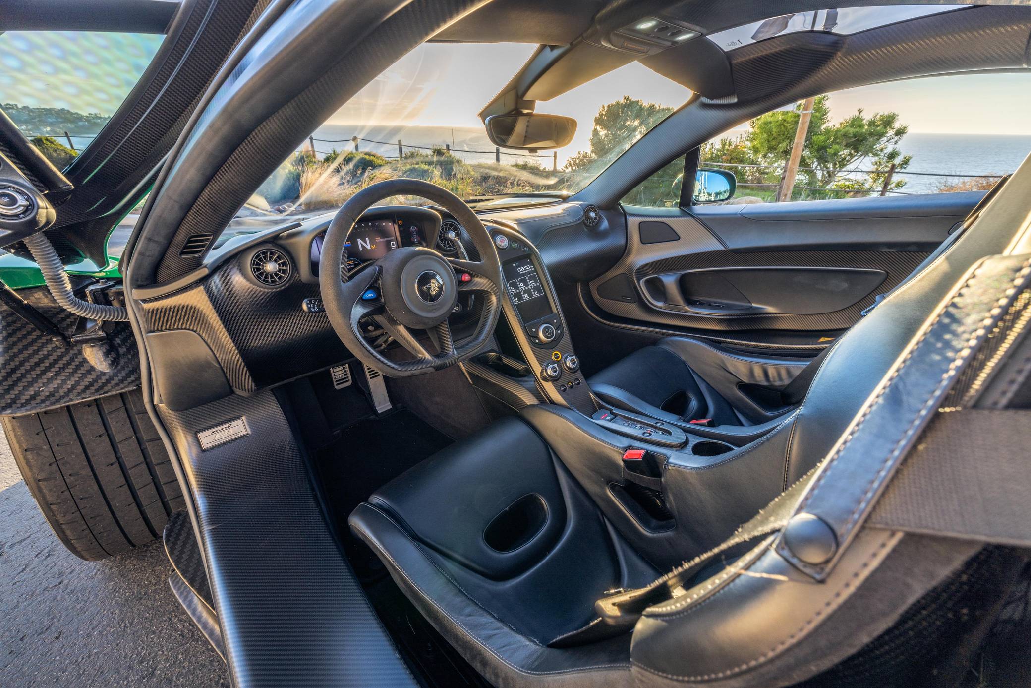 2014 McLaren P1 photo 288