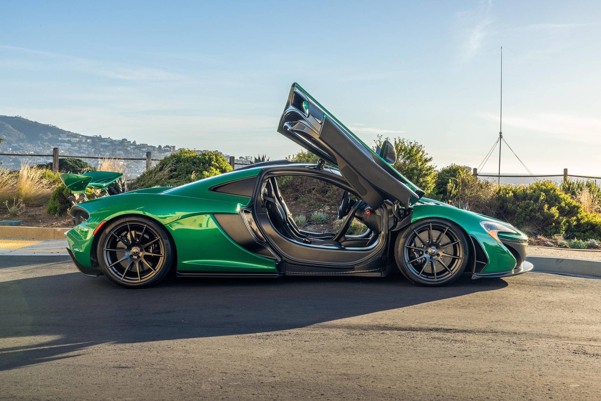 2014 McLaren P1 photo 27