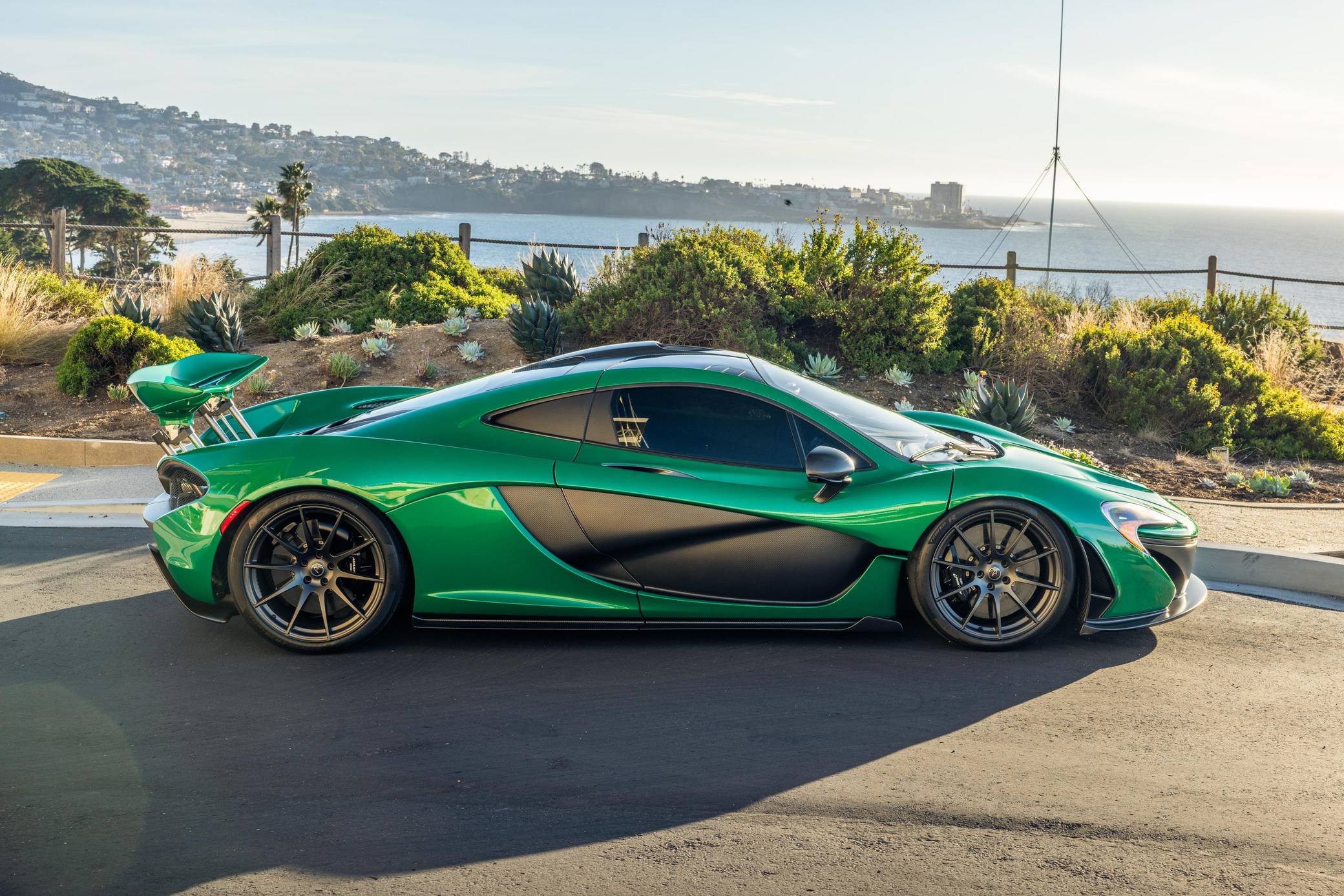 2014 McLaren P1 photo 26