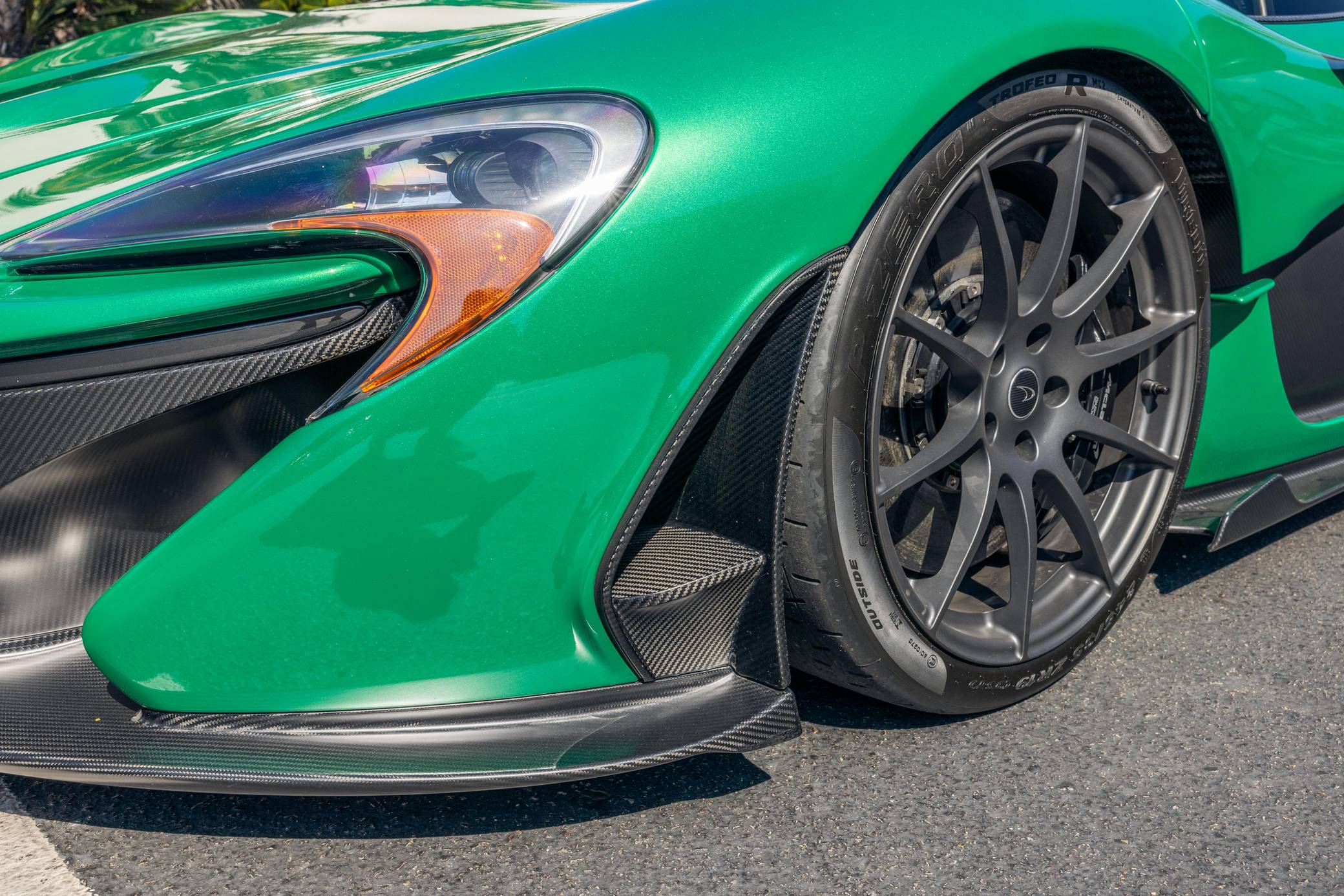 2014 McLaren P1 photo 175