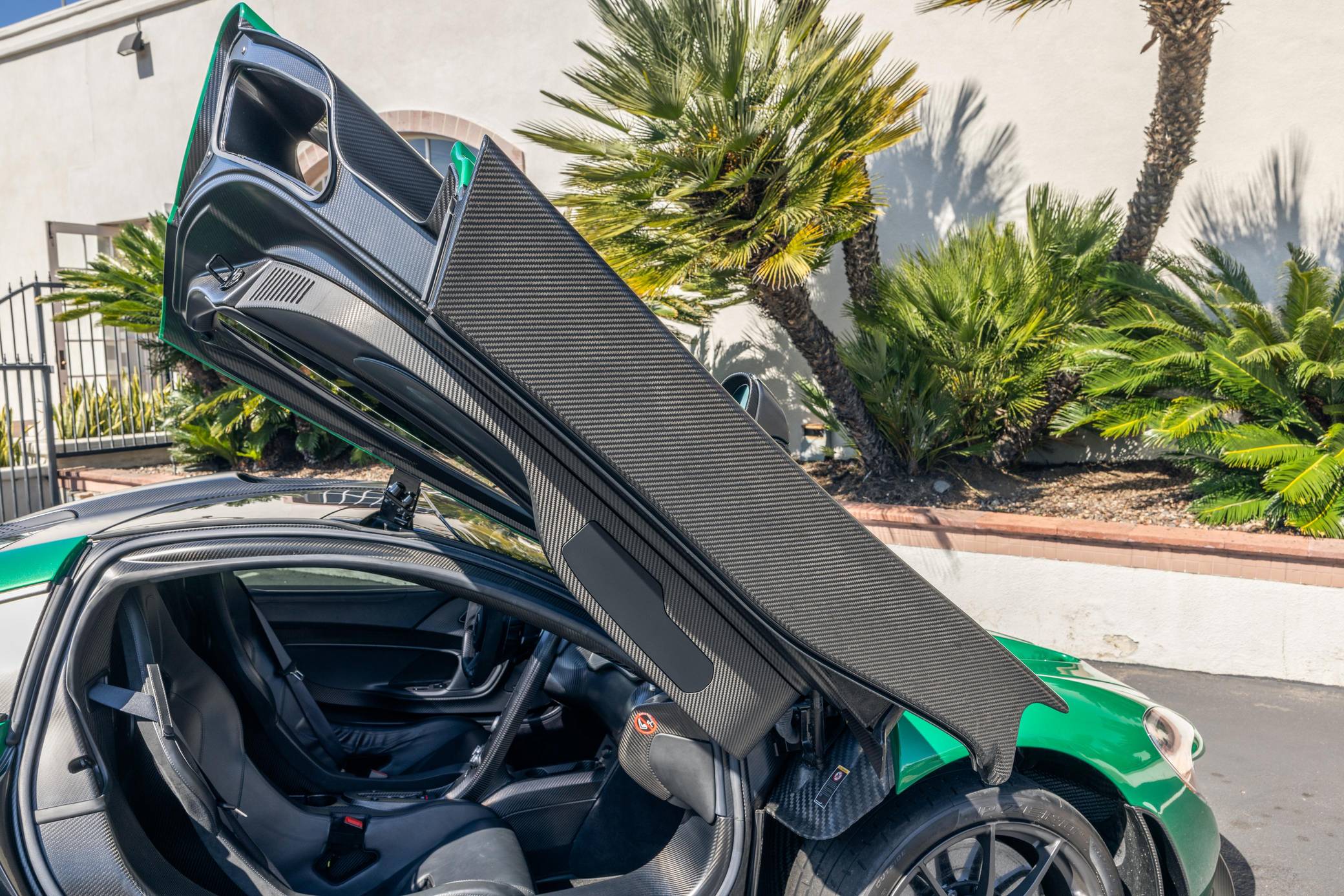 2014 McLaren P1 photo 382