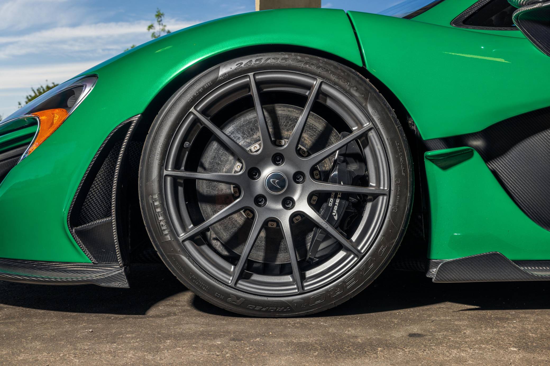 2014 McLaren P1 photo 261