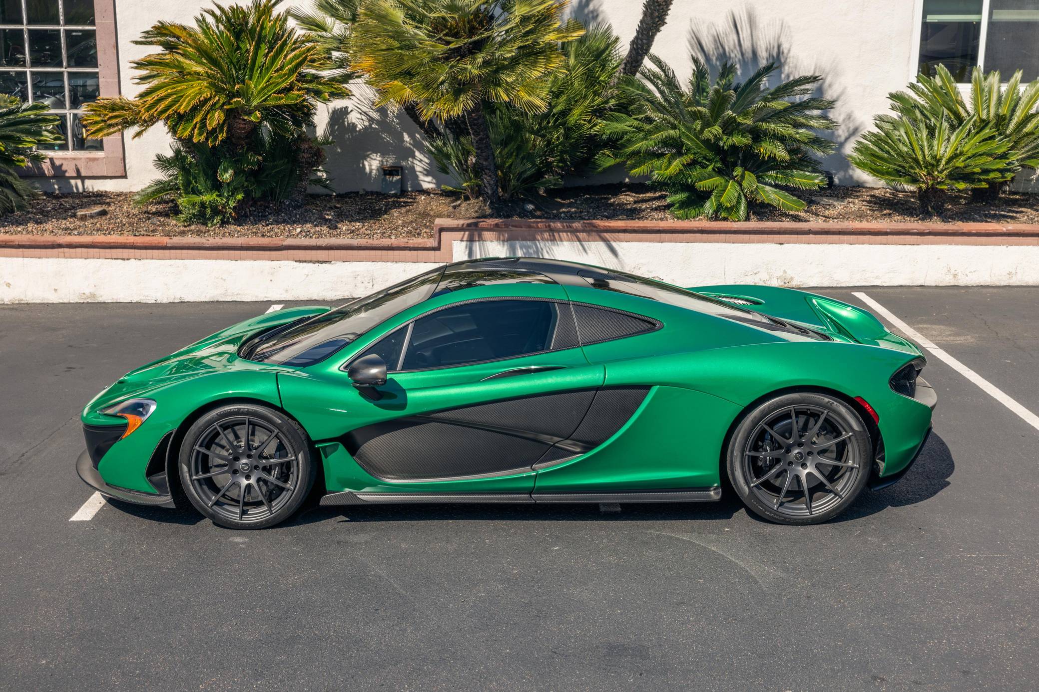 2014 McLaren P1 photo 109