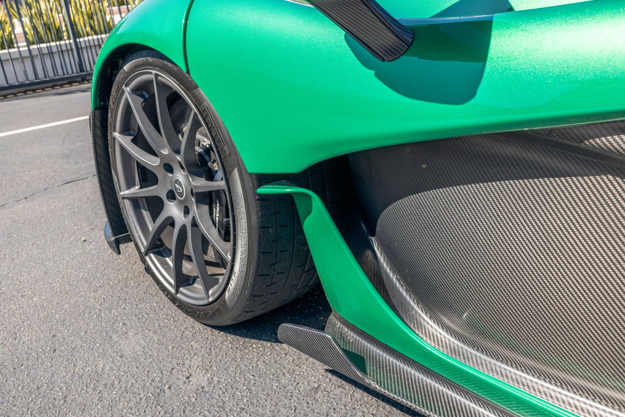 2014 McLaren P1 photo 190