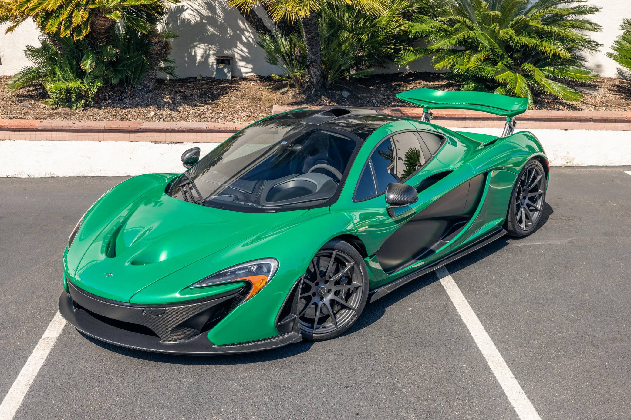 2014 McLaren P1 photo 39