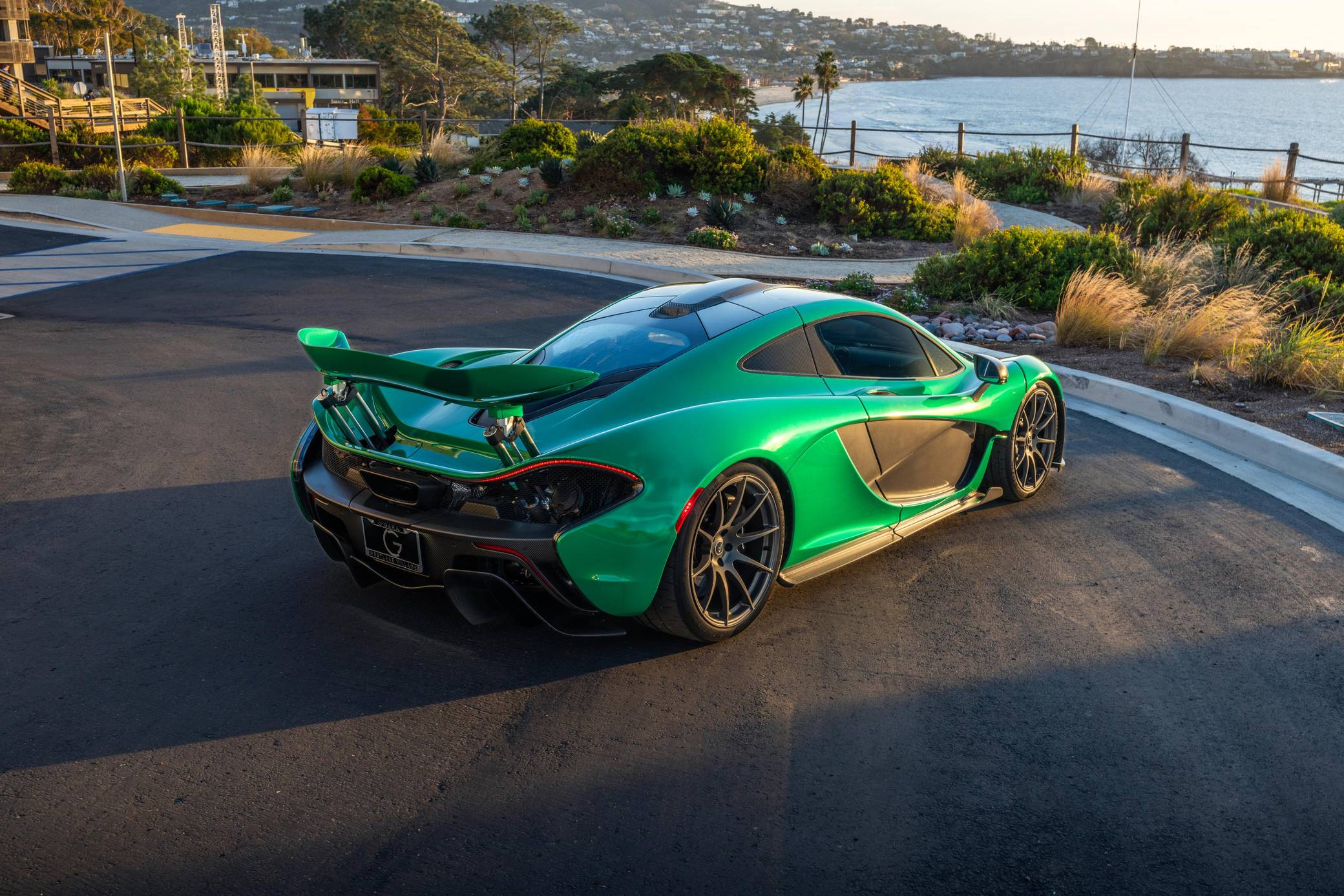 2014 McLaren P1 photo 24