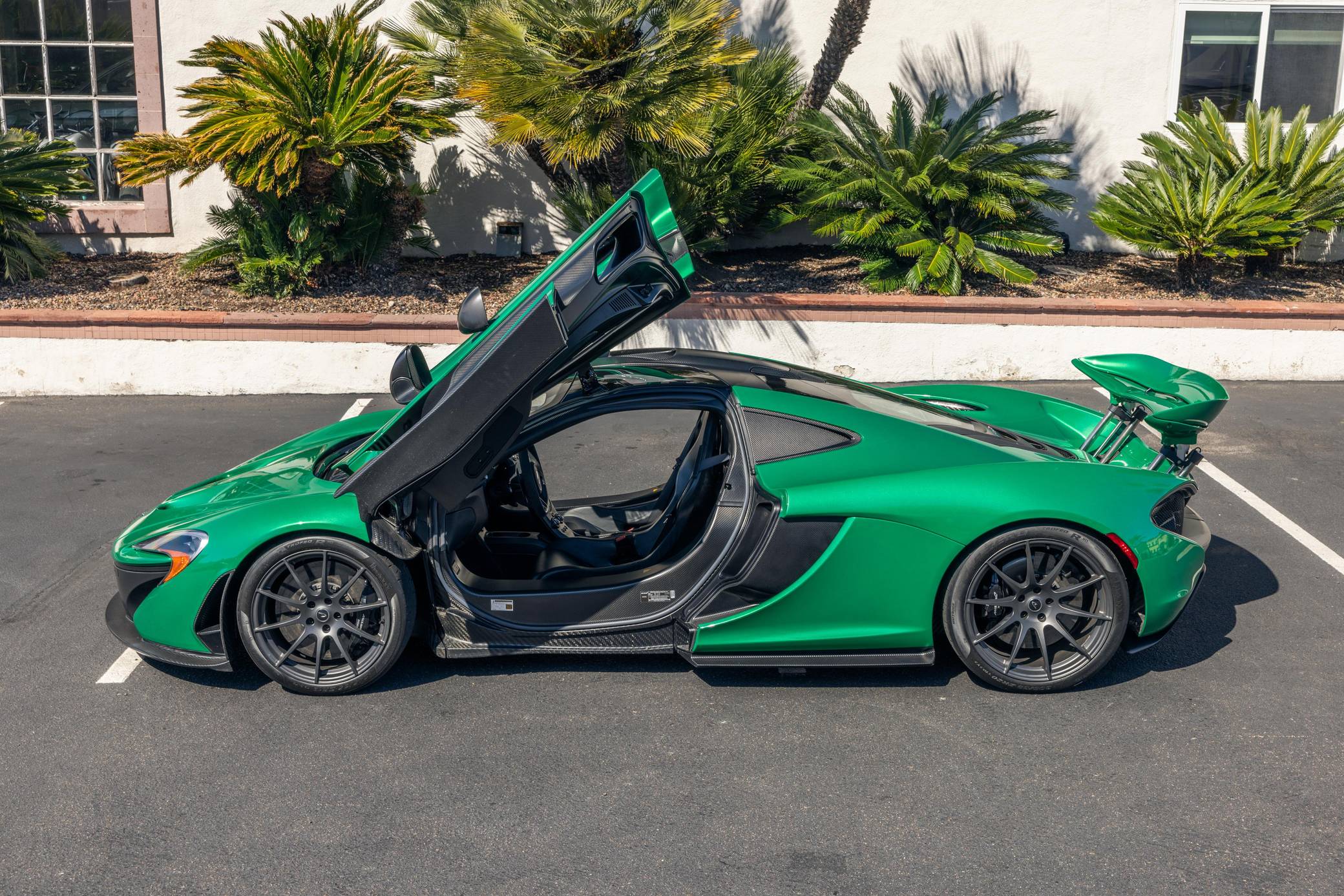 2014 McLaren P1 photo 139