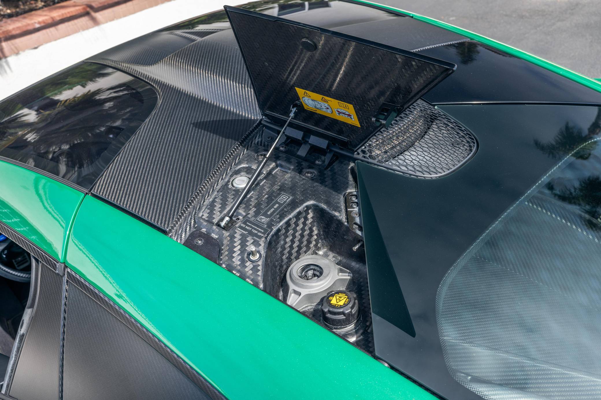 2014 McLaren P1 photo 405