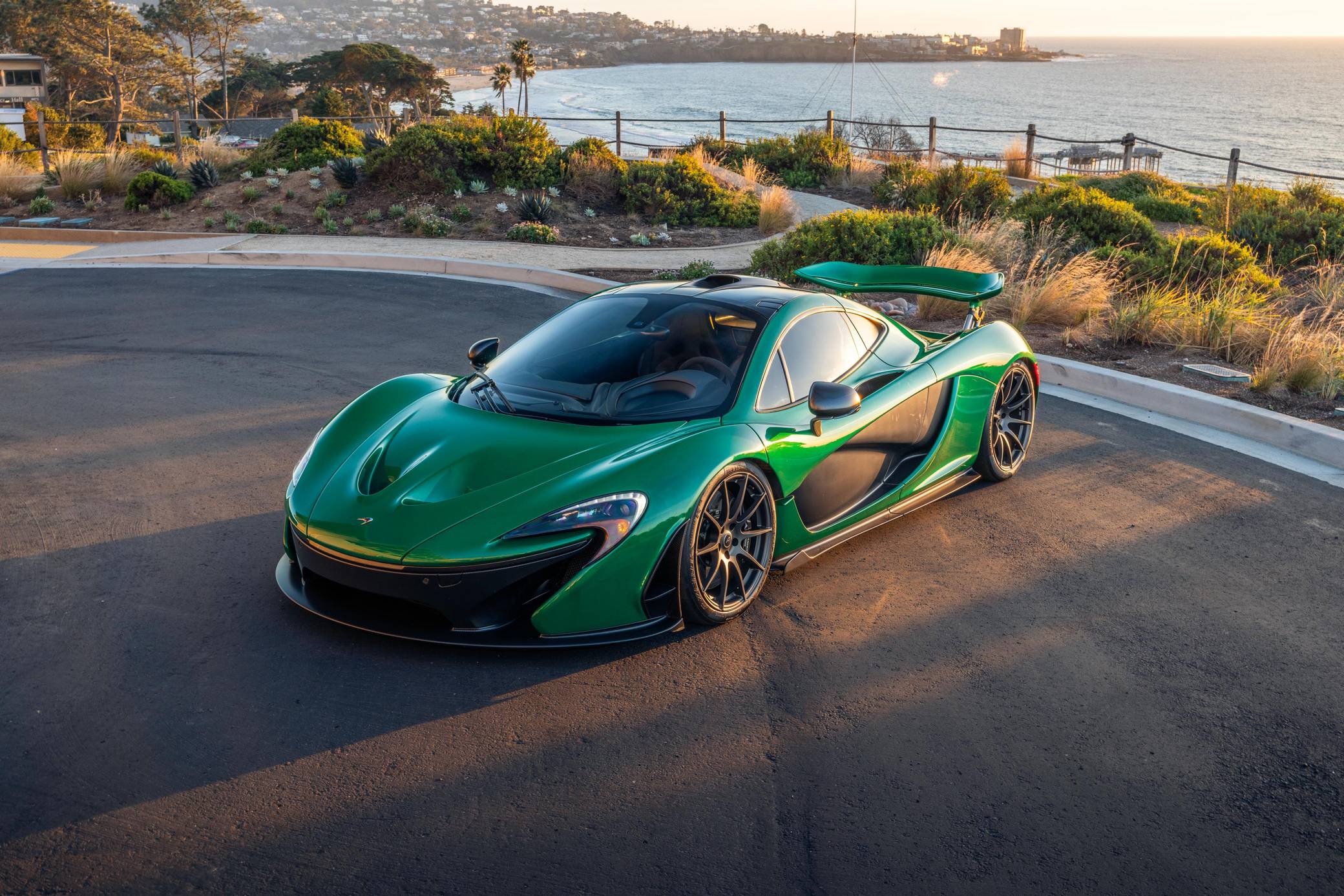2014 McLaren P1 photo 13