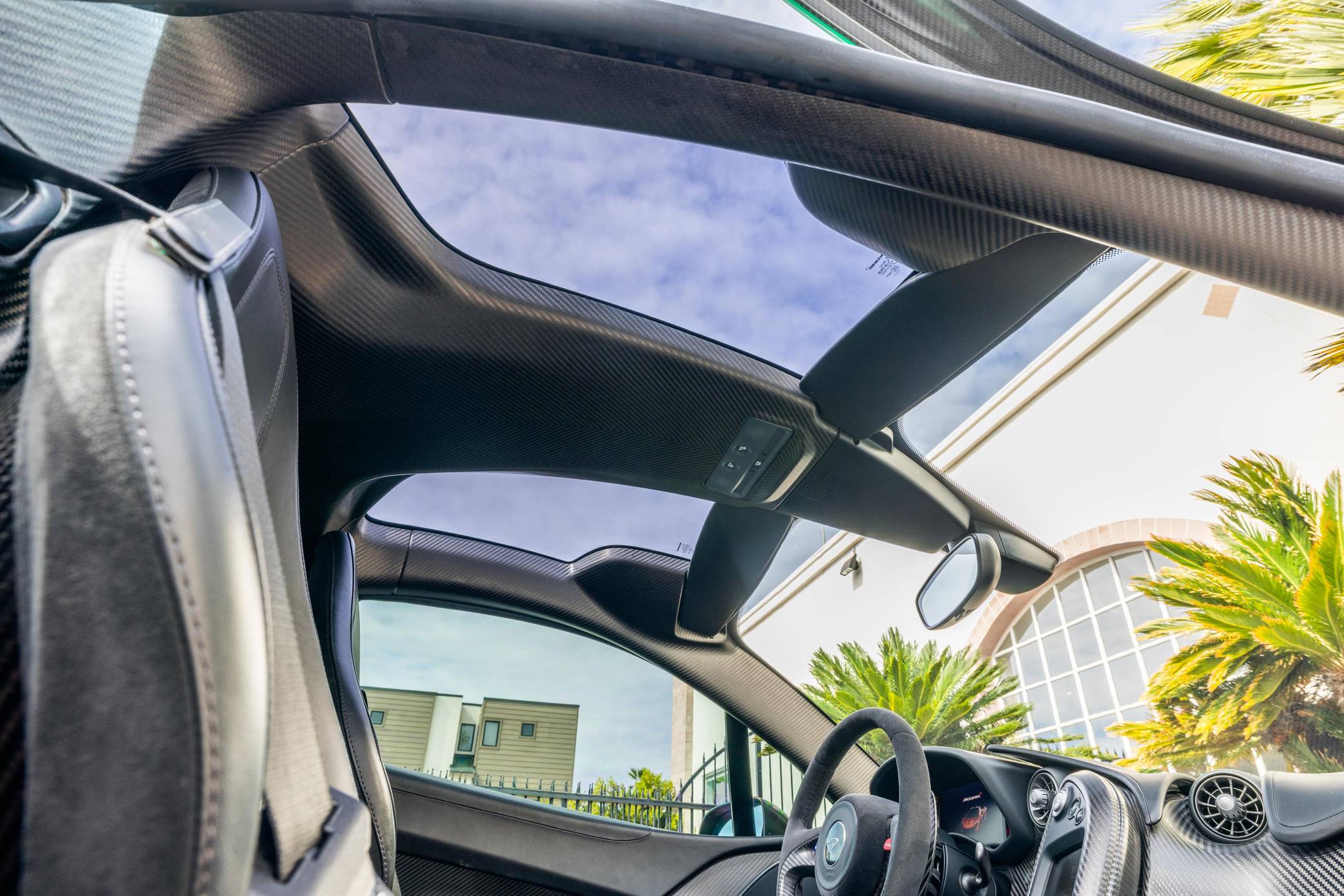 2014 McLaren P1 photo 347