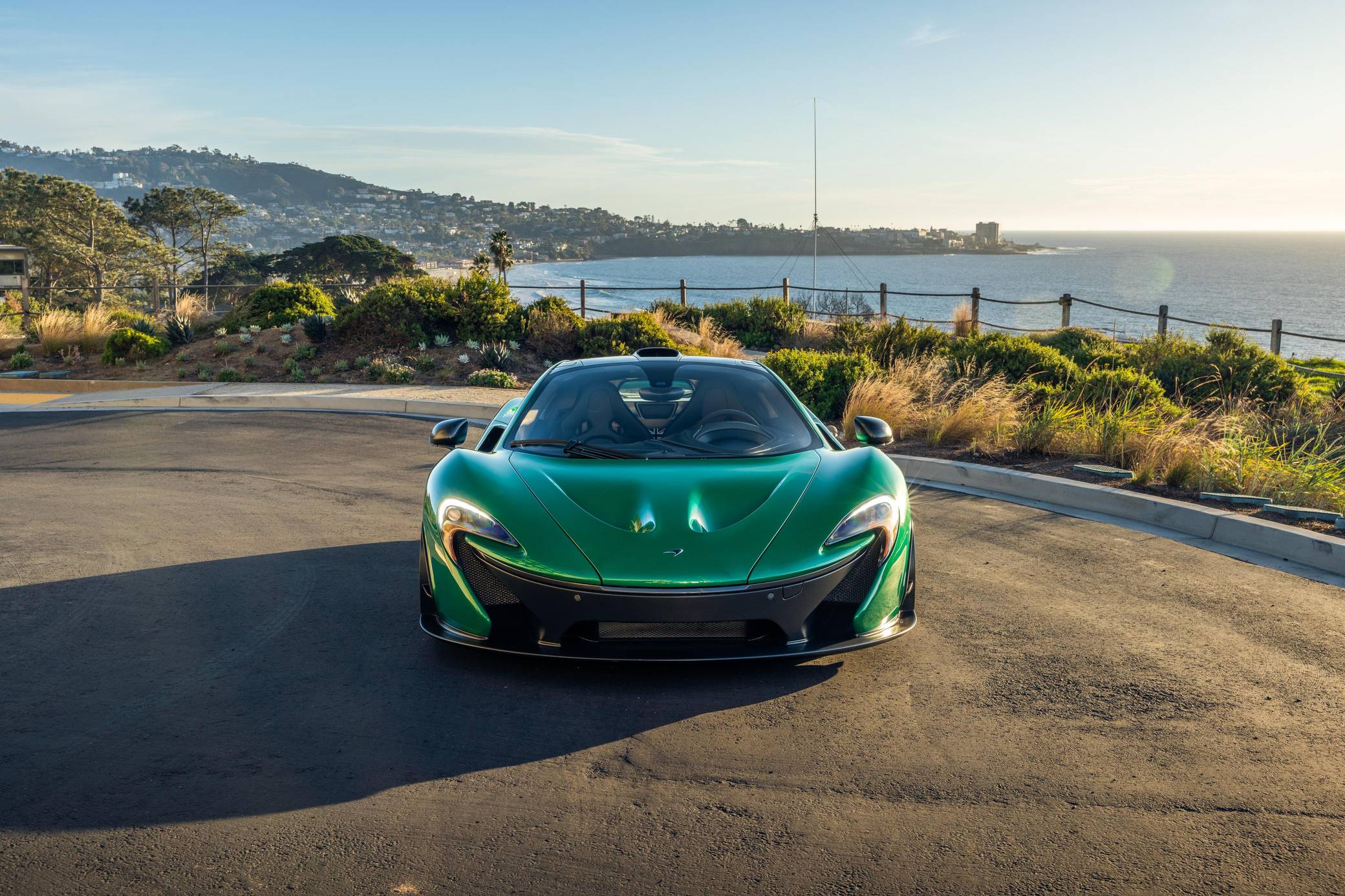 2014 McLaren P1 photo 12