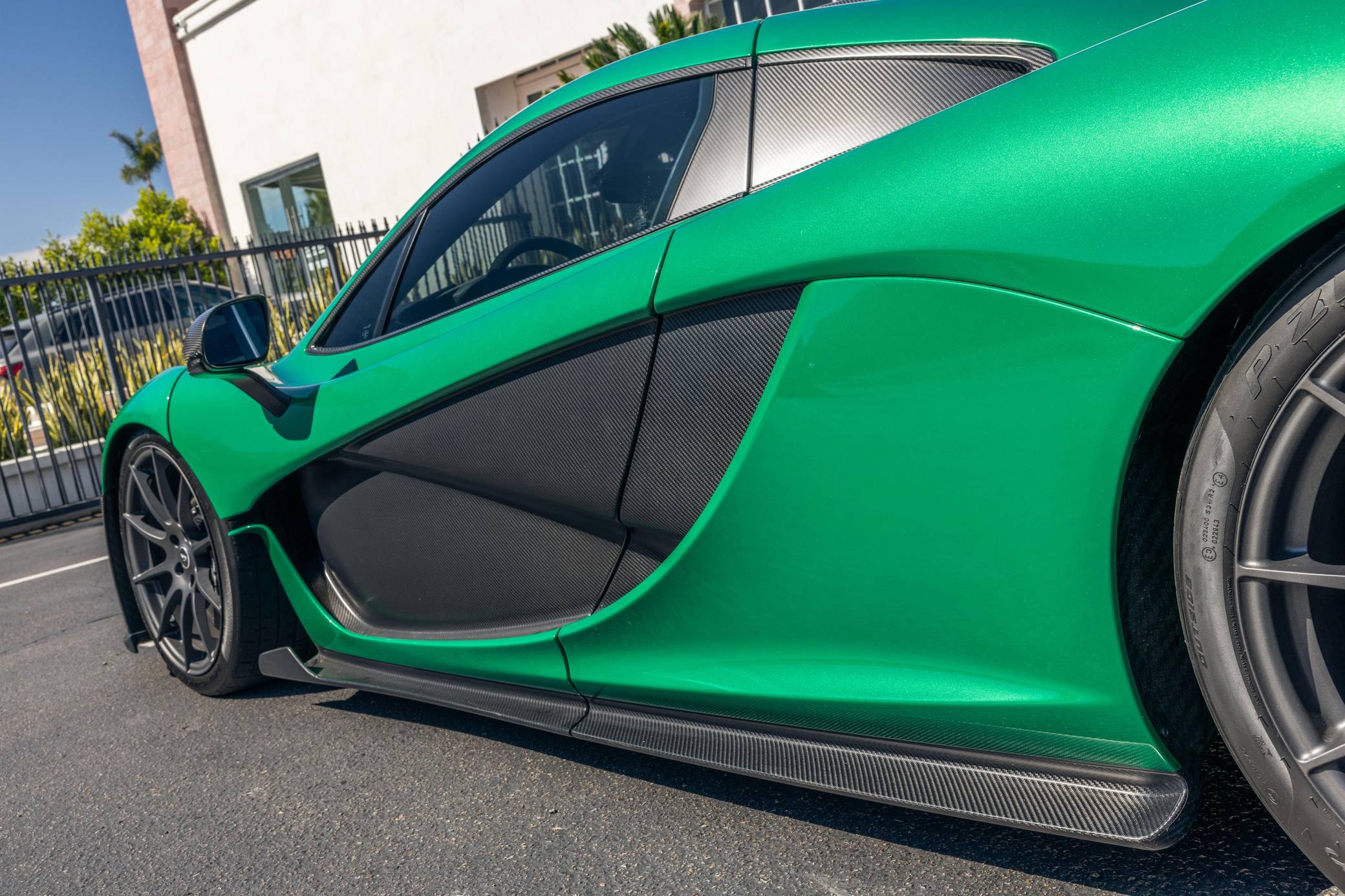 2014 McLaren P1 photo 191