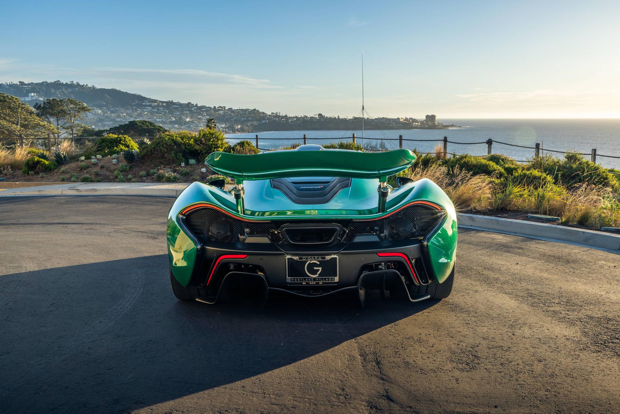 2014 McLaren P1 photo 21