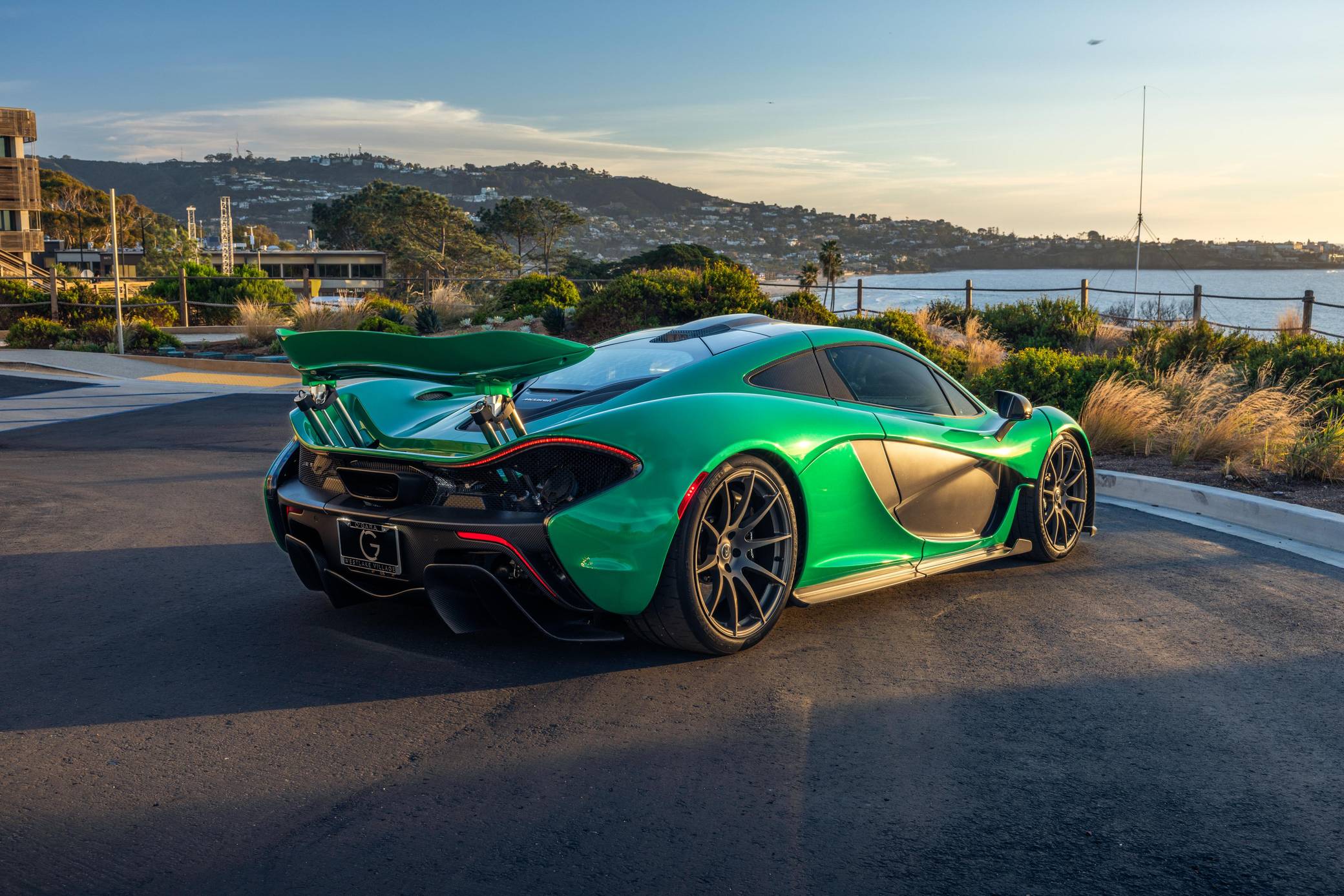 2014 McLaren P1 photo 25