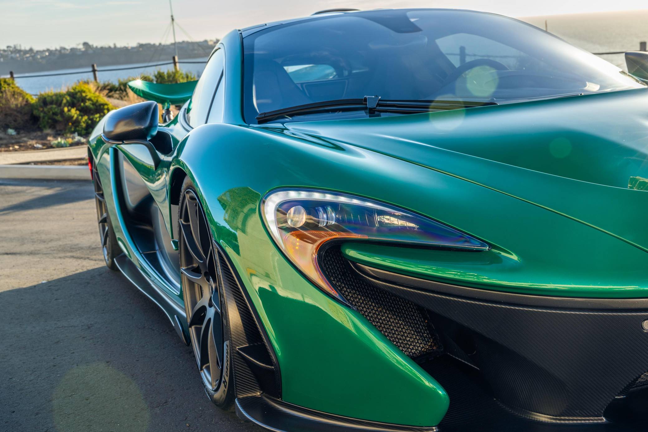 2014 McLaren P1 photo 155