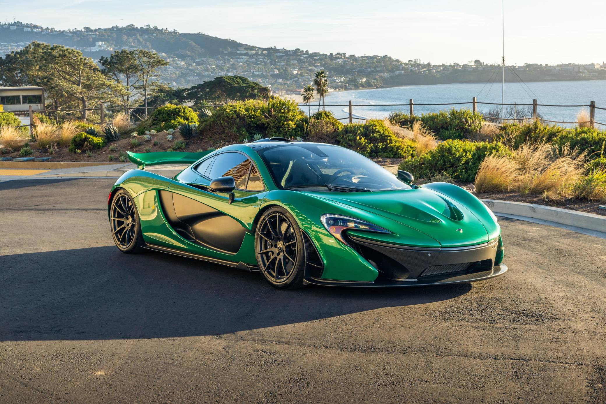 2014 McLaren P1 photo 29