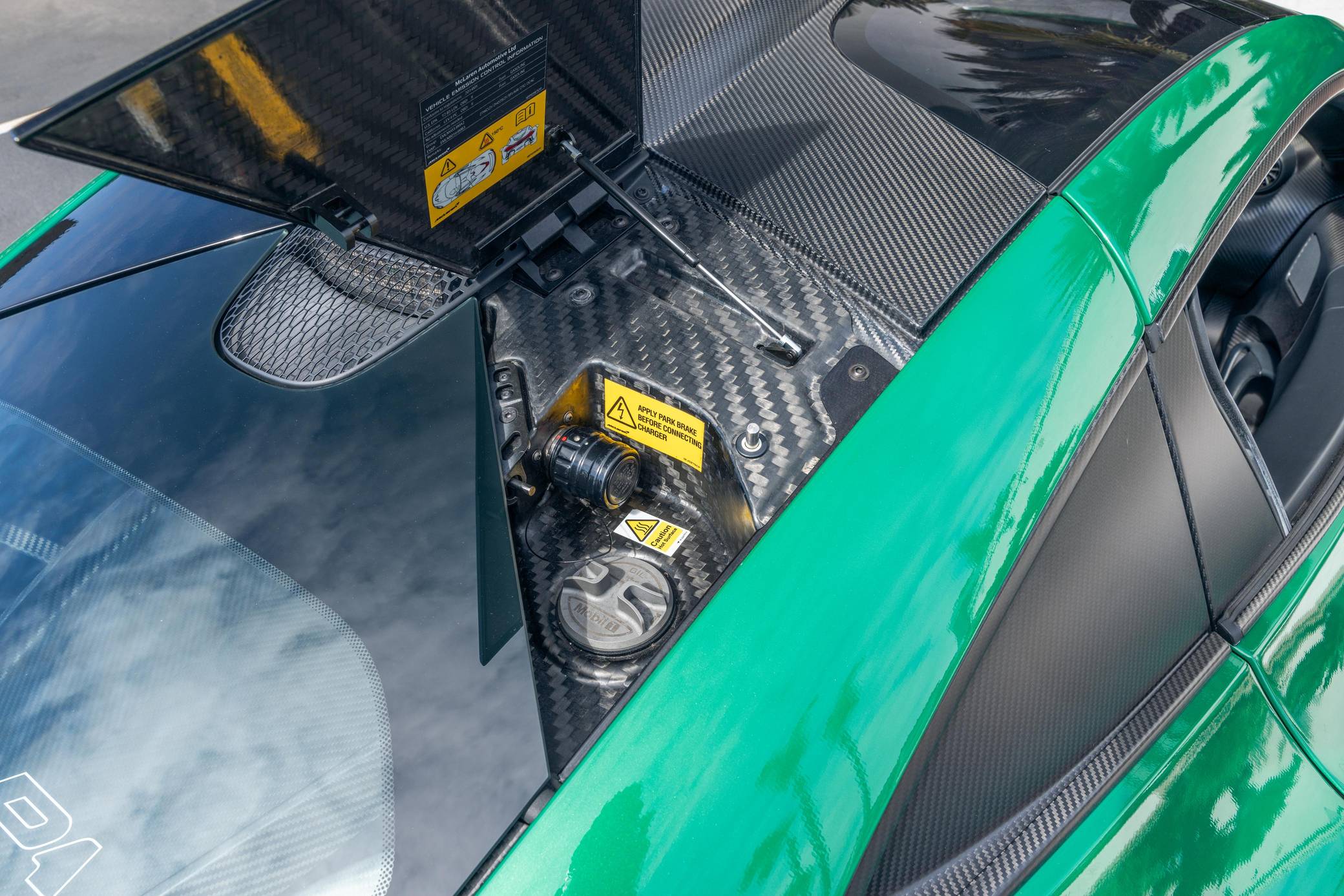 2014 McLaren P1 photo 408