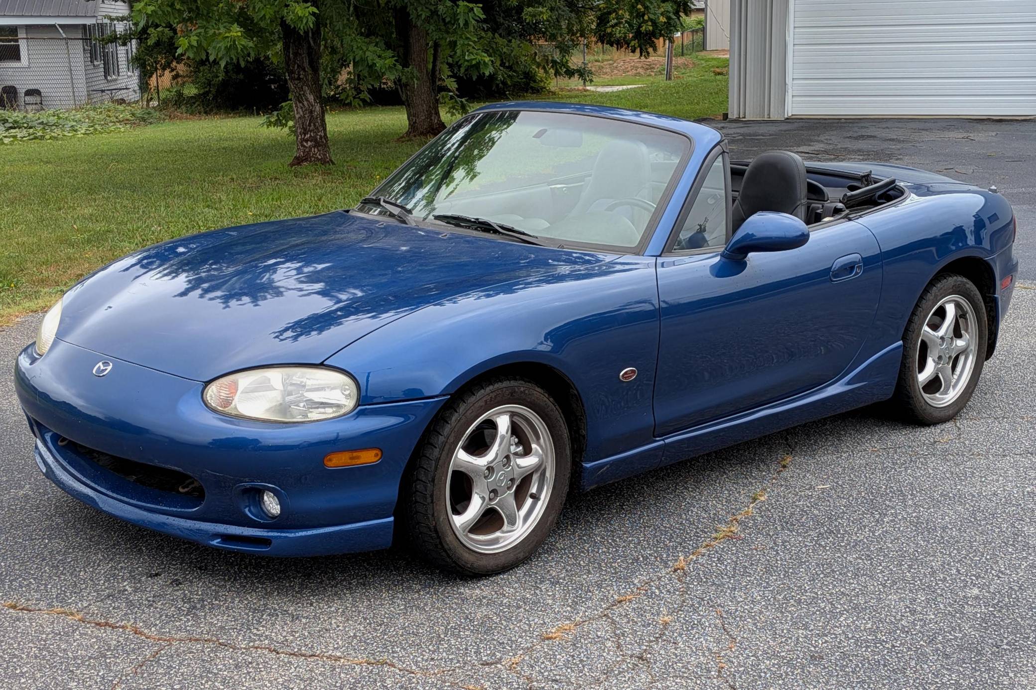 1999 Mazda MX-5 Miata 10th Anniversary Edition VIN