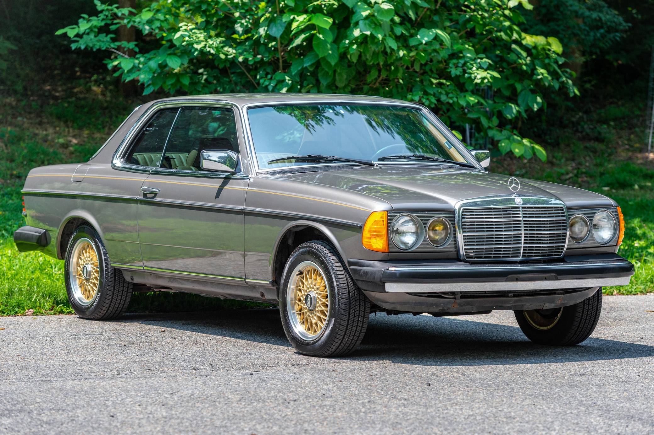 1985 Mercedes-Benz E-Class