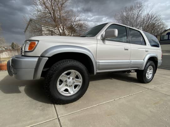 1999 Toyota 4Runner Limited 4x4 auction - Cars & Bids