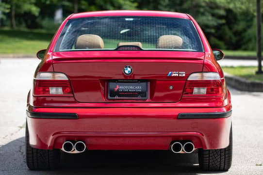 BMW 520i E39 Touring 2002 – Miniature NEO 1/43 – Rouge Métal – Résine – Neuve