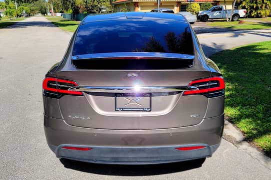 【状態未確認（出品優先）】 2015年 2016年 XY7〜XY11 エネルギー 2016 Tesla Model X 75D VIN: 5YJXCAE27GF008811 for Sale - Cars & Bids