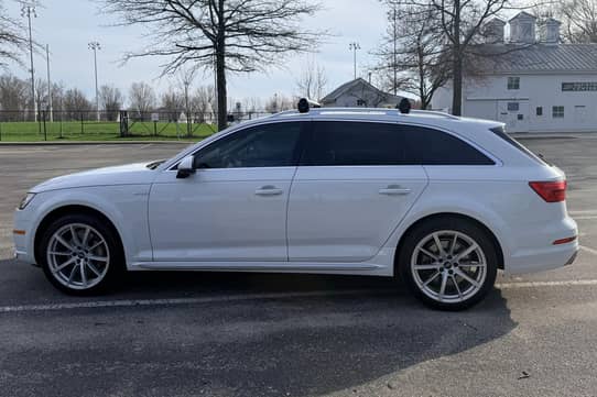 2017 Audi A4 Allroad Quattro Prestige VIN: WA19NAF4XHA047688 for