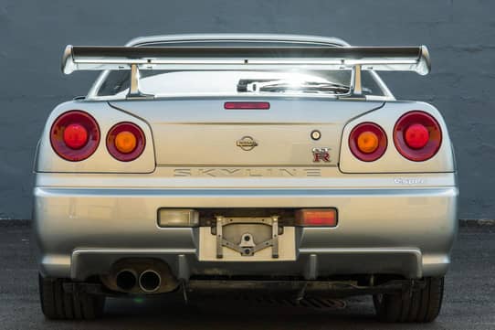 Nissan 2000 outlet gt-r