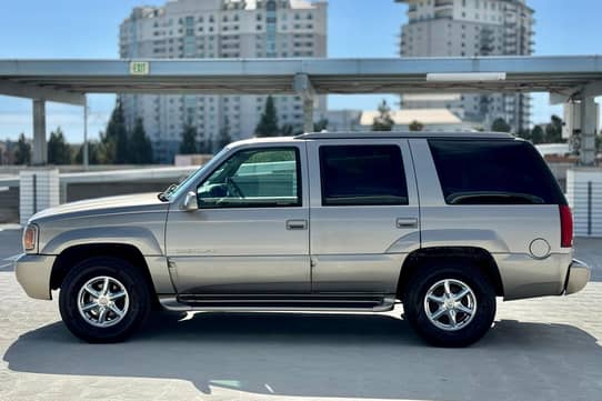 2000 Cadillac Escalade VIN: 1GYEK63R1YR212792 for Sale - Cars & Bids