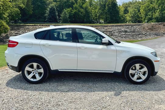 ミニカー BMW X6 XDRIVE50i L DRIVE R/C ミニカー BMW X6 XDRIVE50i L DRIVE R/C Unboxing of Scale