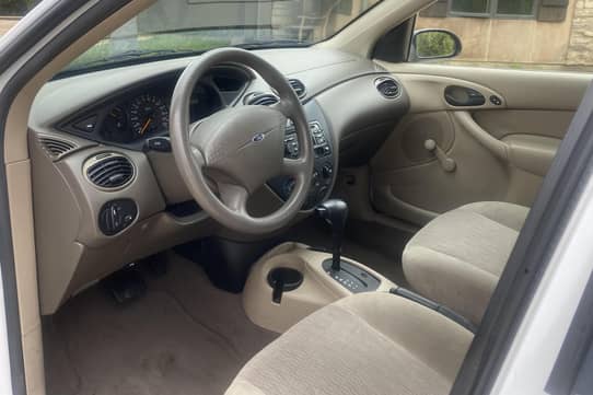 Ford focus 2000 interior sales