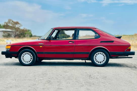 A Classic Saab 900i From Europe Hits The U.S. Market-Bid On This Cherry Red Beauty