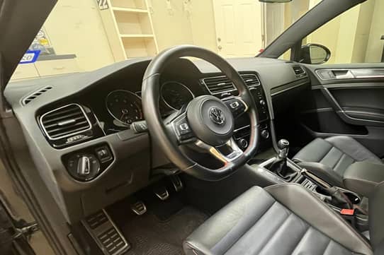2019 Volkswagen GTI SE - Interior