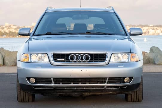 Audi A4 (1999 - 2001) - AutoManiac