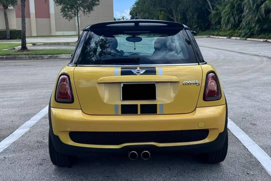 2009 Mini Cooper S VIN: WMWMF73599TT97233 for Sale - Cars & Bids