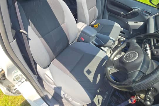 2000 Toyota RAV4 J 4WD VIN: ACA21-0001054 for Sale - Cars & Bids