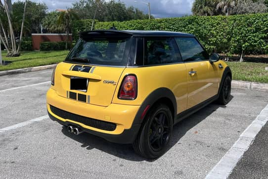 2009 Mini Cooper S VIN: WMWMF73599TT97233 for Sale - Cars & Bids