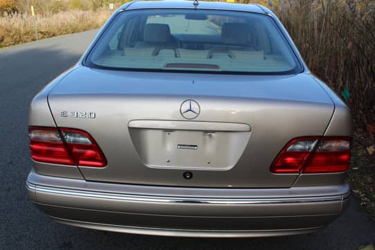 2001 Mercedes-Benz E320 auction - Cars & Bids