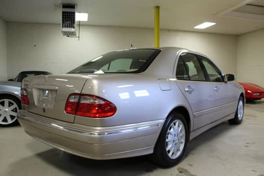 2001 Mercedes-Benz E320 auction - Cars & Bids