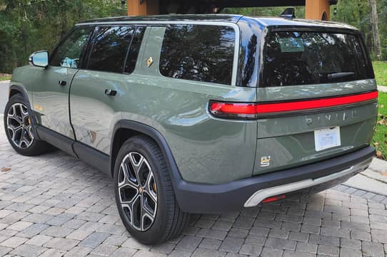 Riiina☆ ライトグレーS 2022 Rivian R1S Launch Edition for Sale - Cars & Bids