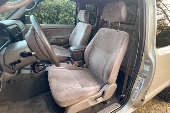 2003 toyota tacoma clearance extended cab car seat